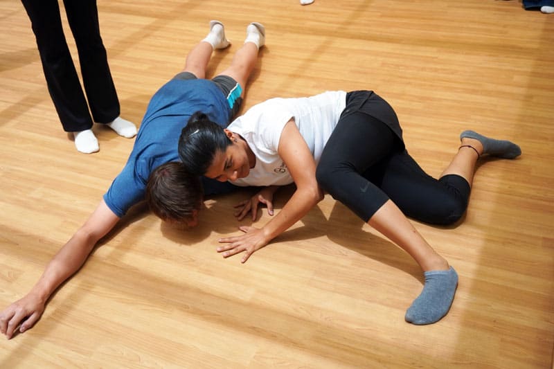 Alumnos en demostrando sus habilidades en MMA en CDMX
