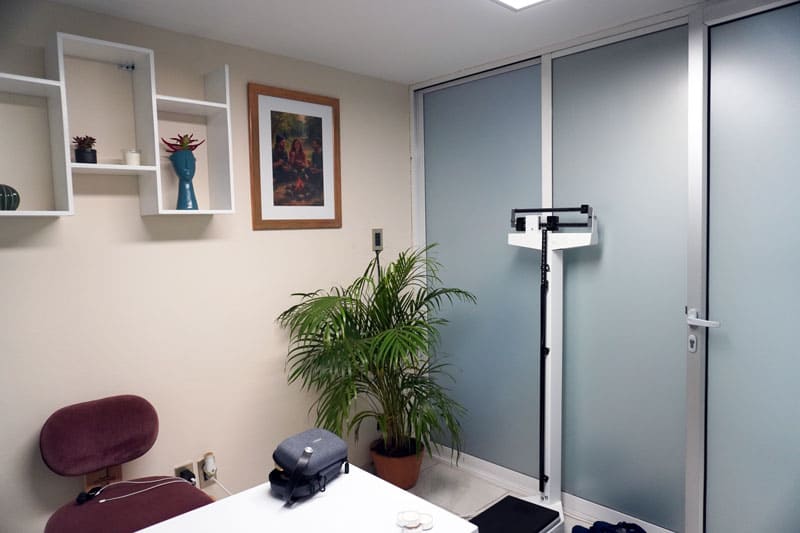 Espacio de Beyond Healing Center destinado a consultas para salud y bienestar.