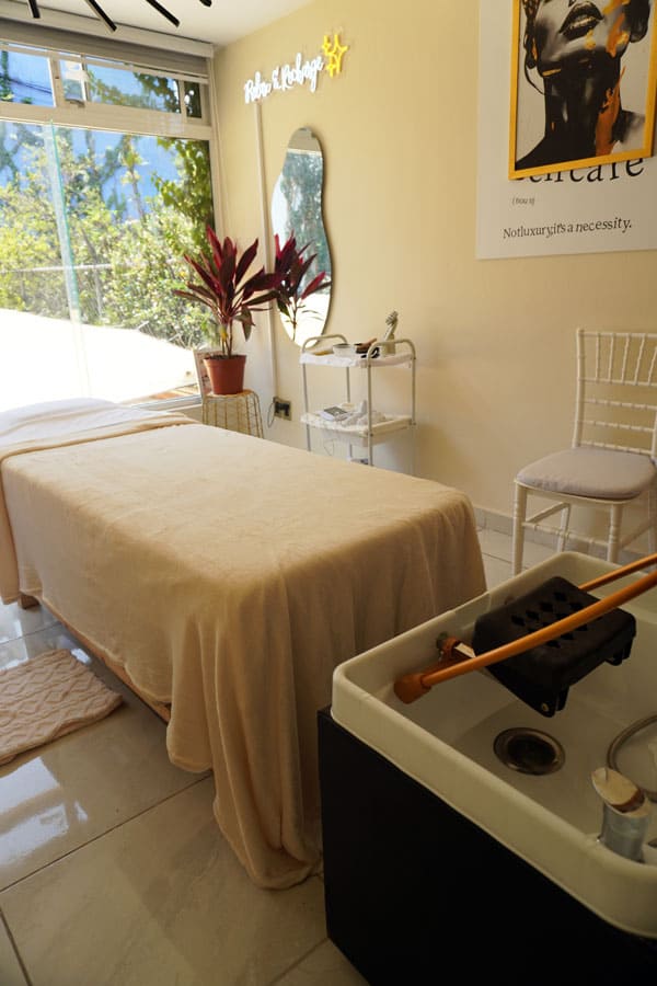 Espacio de Beyond Healing Center destinado a masajes, salud y bienestar.